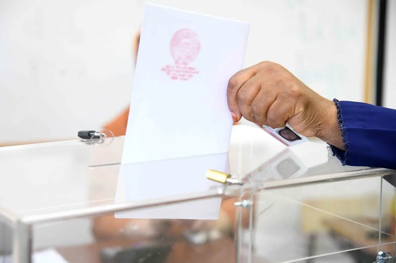 واقعة الأوراق الانتخابية بطنجة.. تمديد الحراسة النظرية لعمدة المدينة