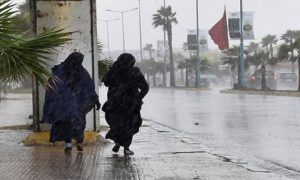 زخات رعدية قوية وتساقطات برد وهبات رياح بعدد من مناطق المملكة اليوم الأربعاء